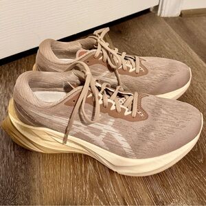 ASICS NOVABLAST 3 'Fawn Mineral Beige' Women’s Lightweight Running Shoes, Size 9